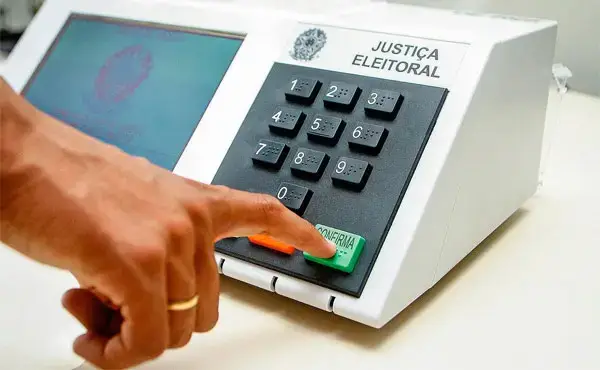Prazo para regularizar situação eleitoral termina em 8 de maio