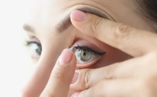 Saiba como usar as lentes de contato da maneira correta