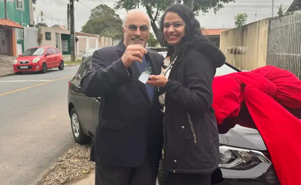 Mãe que ganhou carro do Condor terá mais comodidade no tratamento do filho